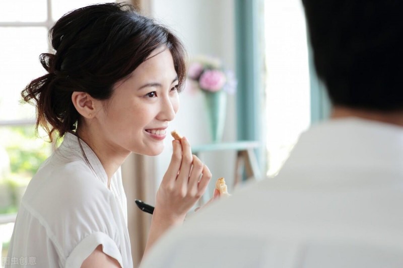 已婚女人出轨的征兆（已婚女人为何会频频出轨）