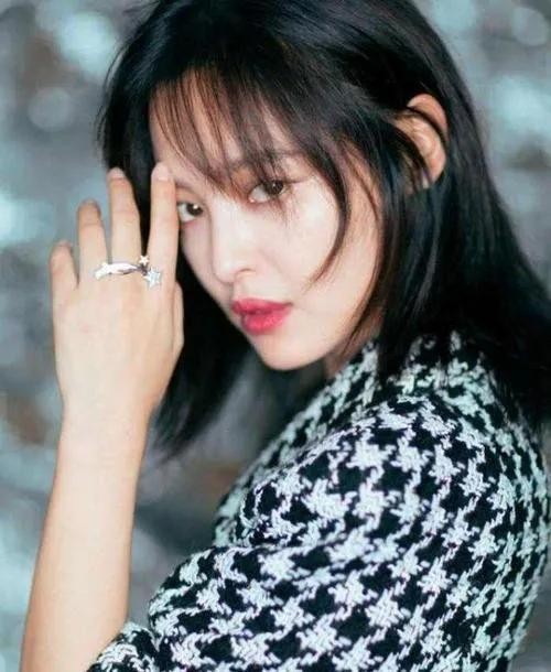 梨花头发型适合什么脸型（只剪不烫又好看的中长发）