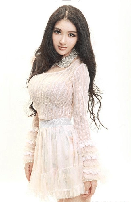 嫩模杨棋涵介绍（细数国内最美的足球宝贝）