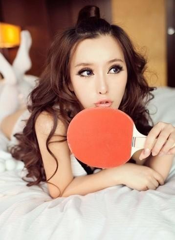 嫩模杨棋涵介绍（细数国内最美的足球宝贝）