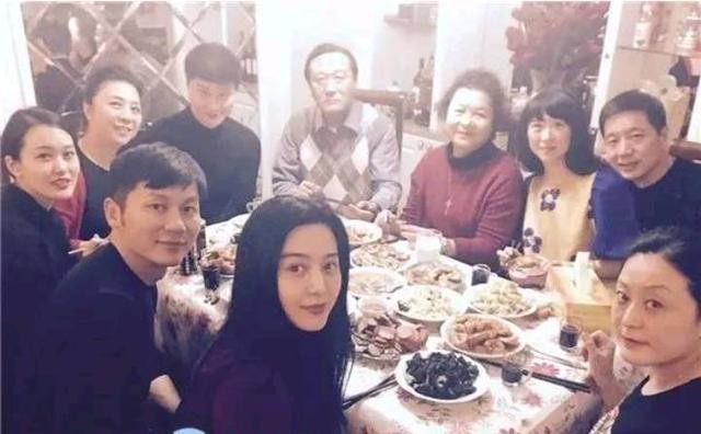 李晨家世显赫皇亲国戚（李晨的家世出身是什么）