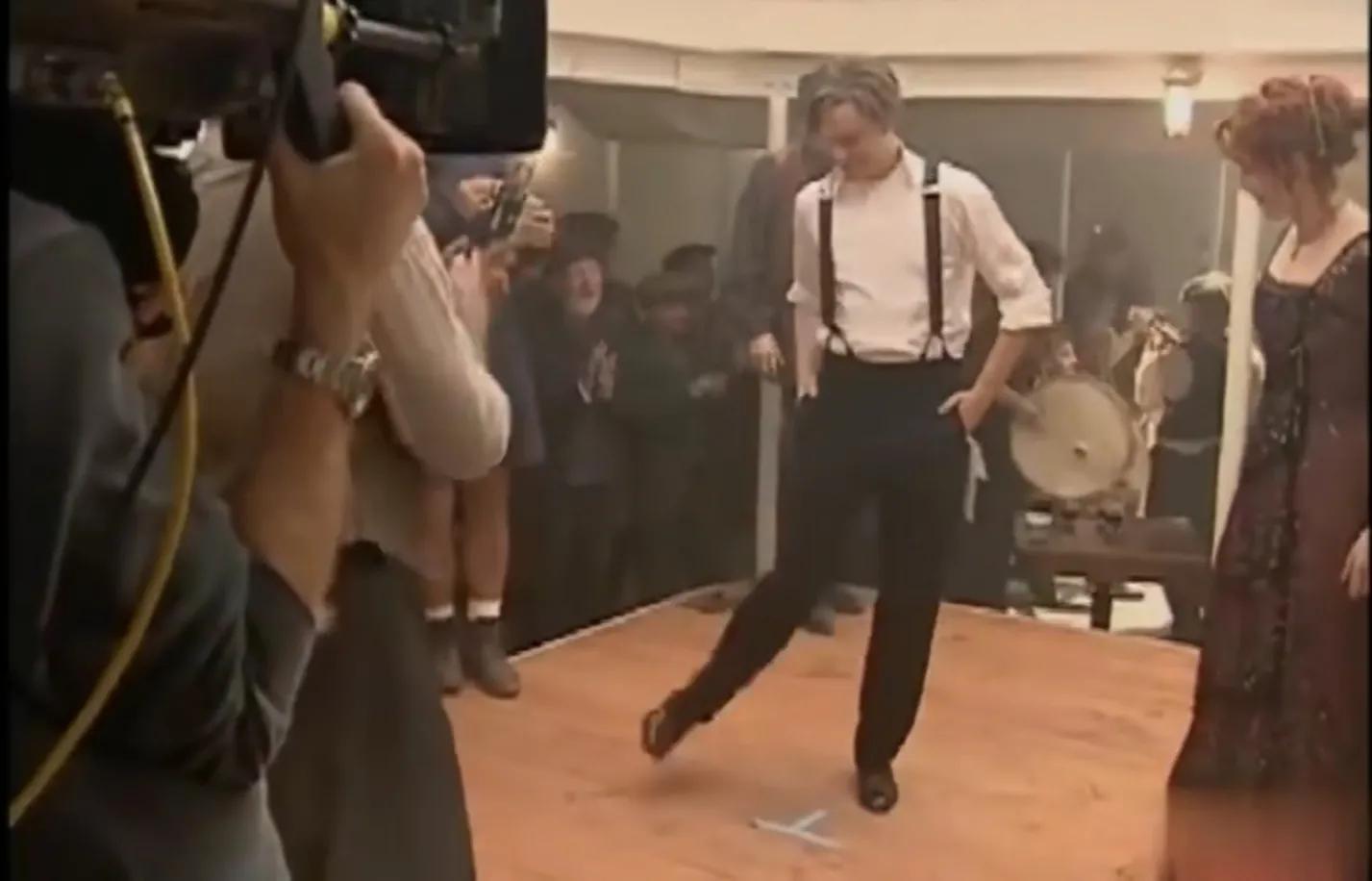 泰坦尼克号的两个结局(泰坦尼克号第二个结局是什么)插图1