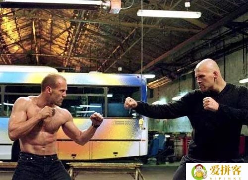 世界保镖电影十大排行榜(保镖题材的十大经典保镖电影)插图2