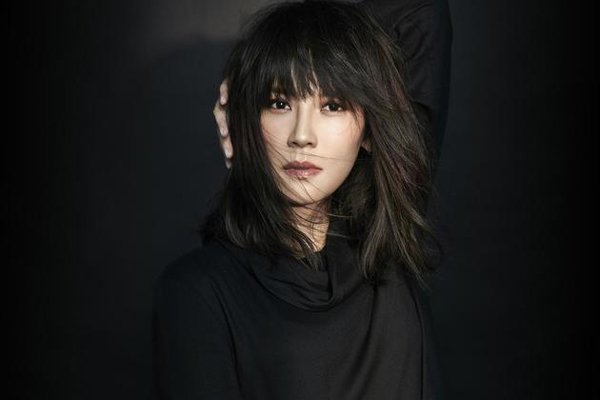 杨乃文的个人资料（从6岁开始学习钢琴大学并没有选择音乐相关的专业）(1)_