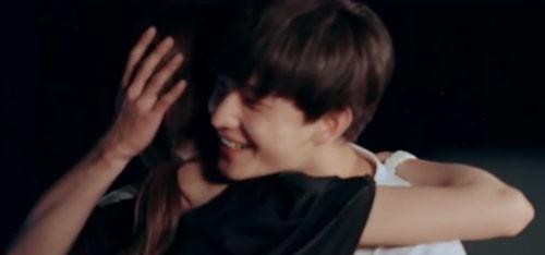 杨洋为什么不喜欢郑爽（杨洋在节目和活动中都已给了答案）