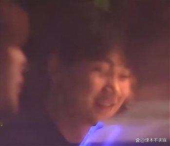 ​恭喜，娱乐圈一天曝光 4 段恋情！