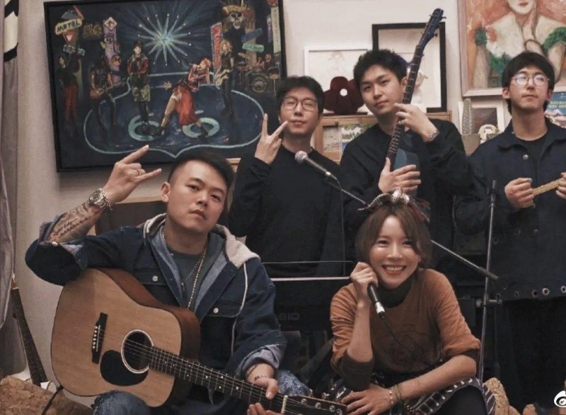 科比面具神似佐罗（NBA戴过黑色面具的5大球星）