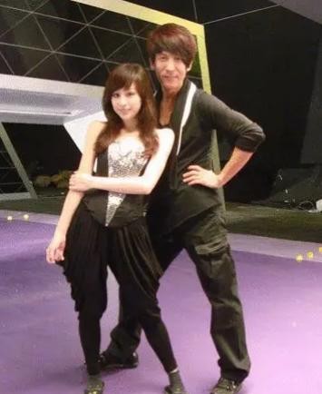 张胜丰亲哥把存折全拿走(郭富城好友被强行关疗养院)