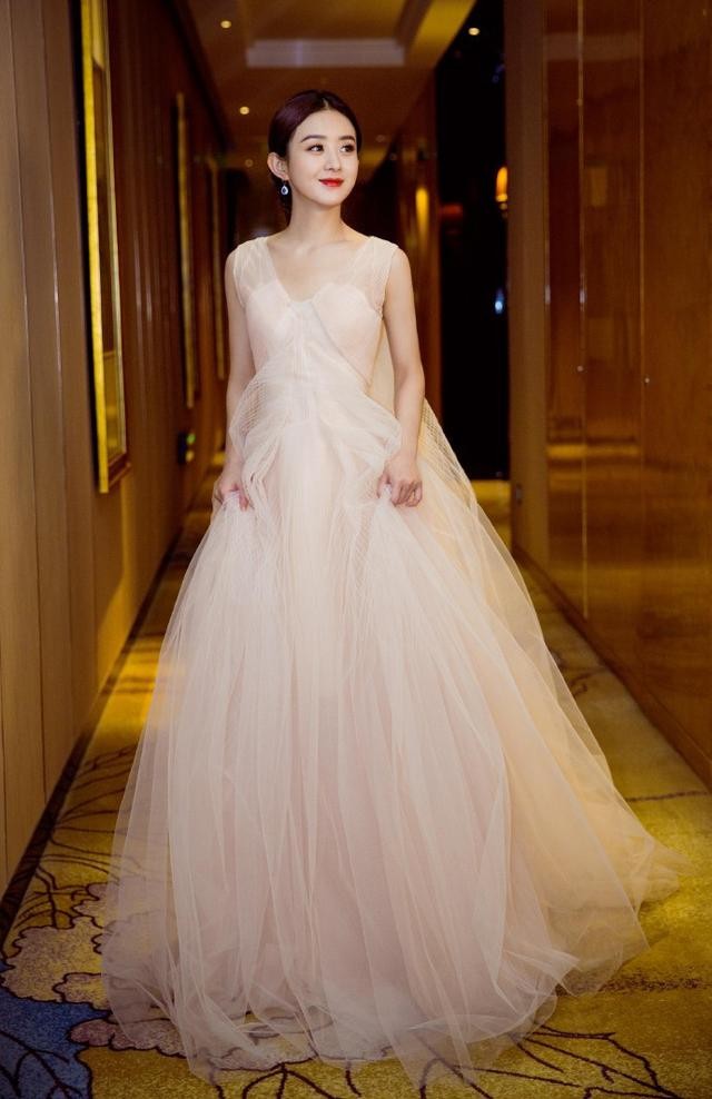 朝阳v姐是谁（赵丽颖朝阳v姐什么意思）