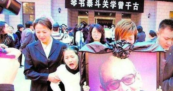 关晓彤的家世的资料（关晓彤家世起底国民闺女这样长成）