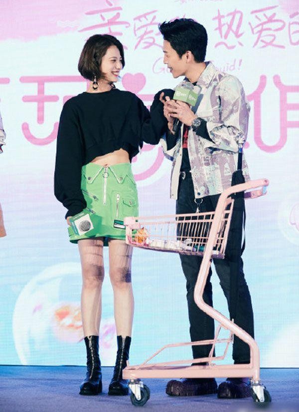 李鸿其女朋友图片（李鸿其和姜珮瑶个人资料）