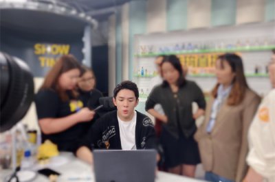 ​李佳琦在哪里直播 李佳琦什么时候直播