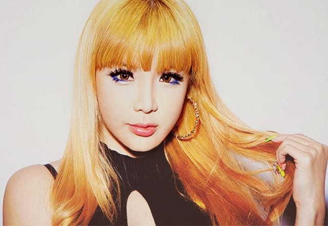 朴春吸毒事件始末（朴春采访中奔溃大喊没有吸毒）