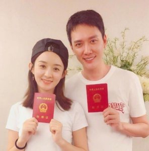 ​关晓彤评论赵丽颖（关晓彤在赵丽颖微博里送祝福 ）