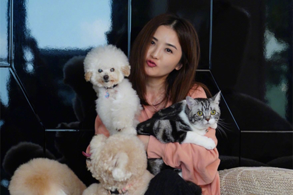 蔡卓妍的前男友是谁 阿Sa感情史连老公都有