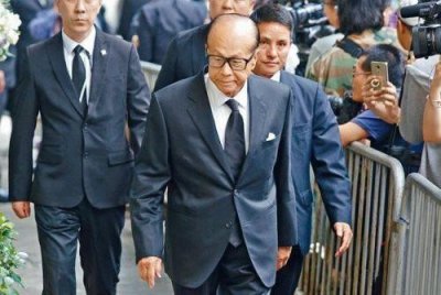 ​霍家为什么不用带保镖（75岁霍震霆逛廉价超市没带保镖）