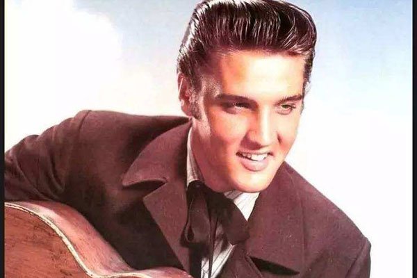 猫王死于便秘吗 死的时候体内存了十五斤宿便