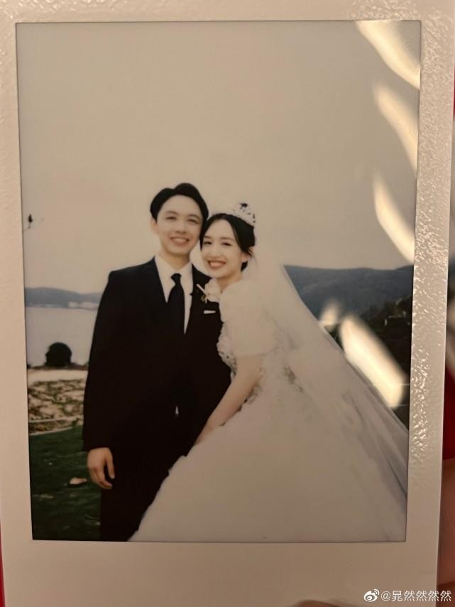非常完美晁然介绍（知名女星晒照官宣婚讯）