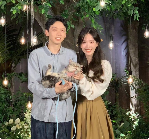 非常完美晁然介绍（知名女星晒照官宣婚讯）