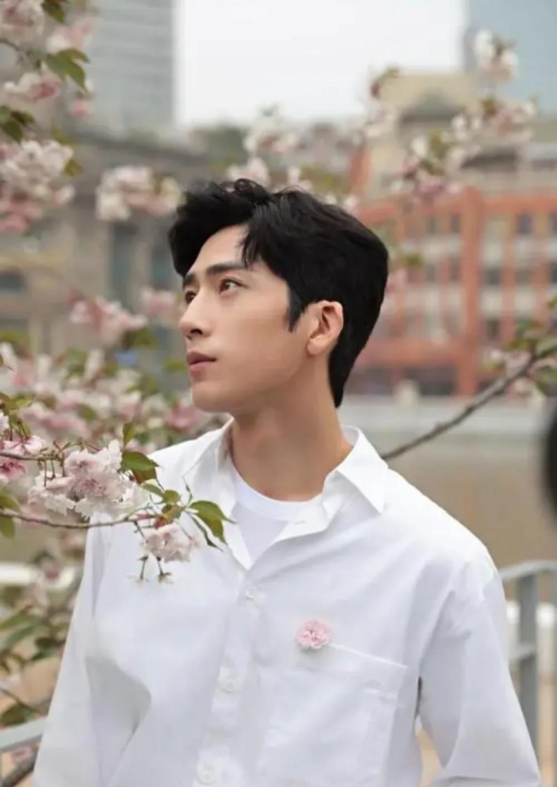 井柏然身世经历（井柏然的童年竟如此悲惨）