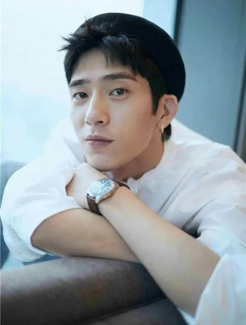 井柏然身世经历（井柏然的童年竟如此悲惨）