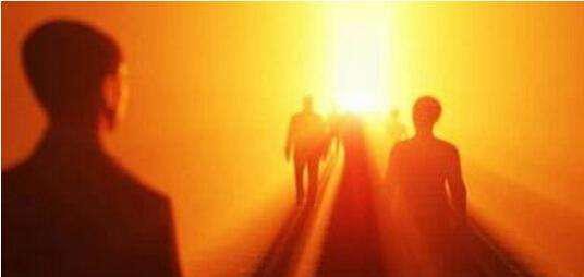 人死后可能会变成什么（人死后会以另一身份存在吗）