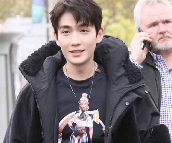 朱一龙被男粉丝叫老公 还是兄弟比较适合他