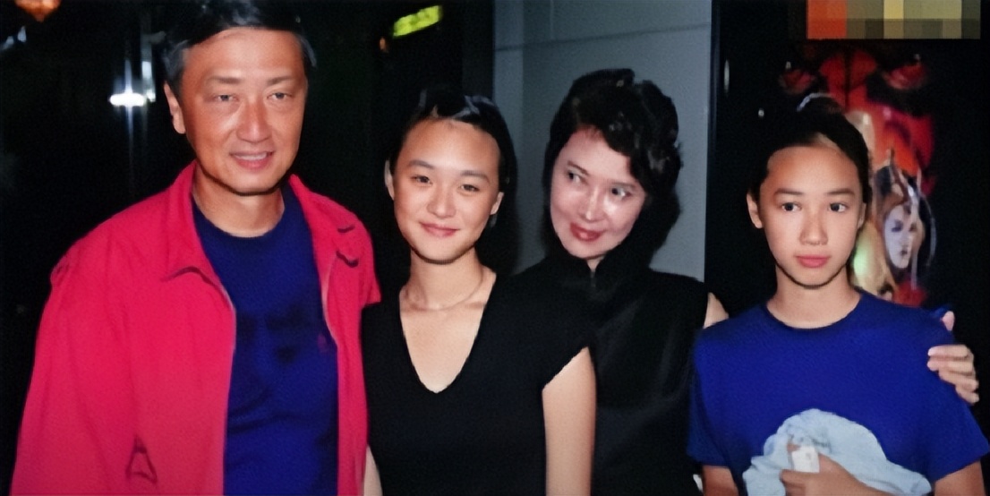 3岁丧父，7岁拍戏还债，19岁红遍全国：75岁的她，活成不败美人