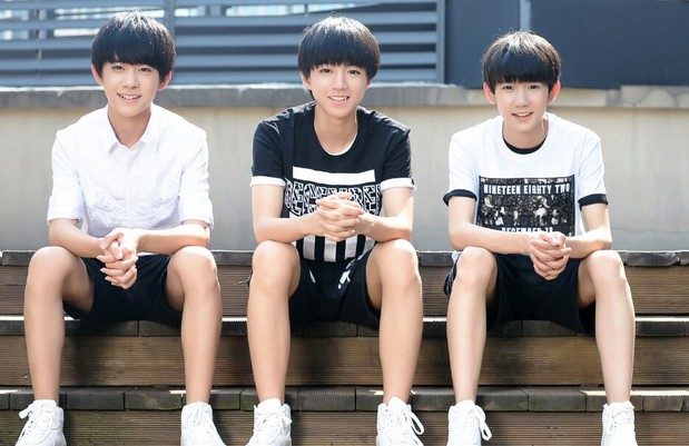 艾兰沃克蒙面原因（年纪轻轻的黑衣神秘人）