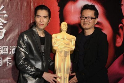 ​萧敬腾和向佐什么关系(关键时刻向太道出了真相)