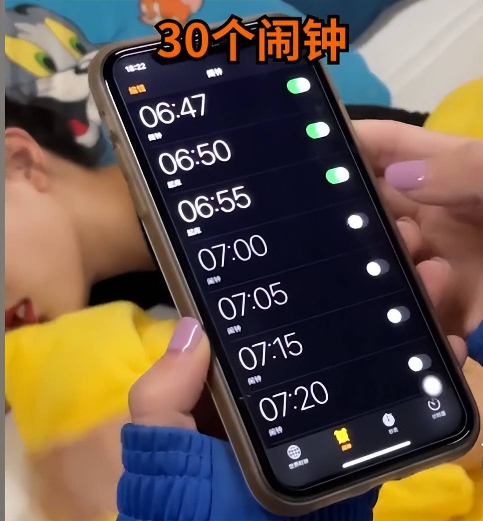 刘大悦：一个人演两个角色，诠释未来母女，全网吸粉百万