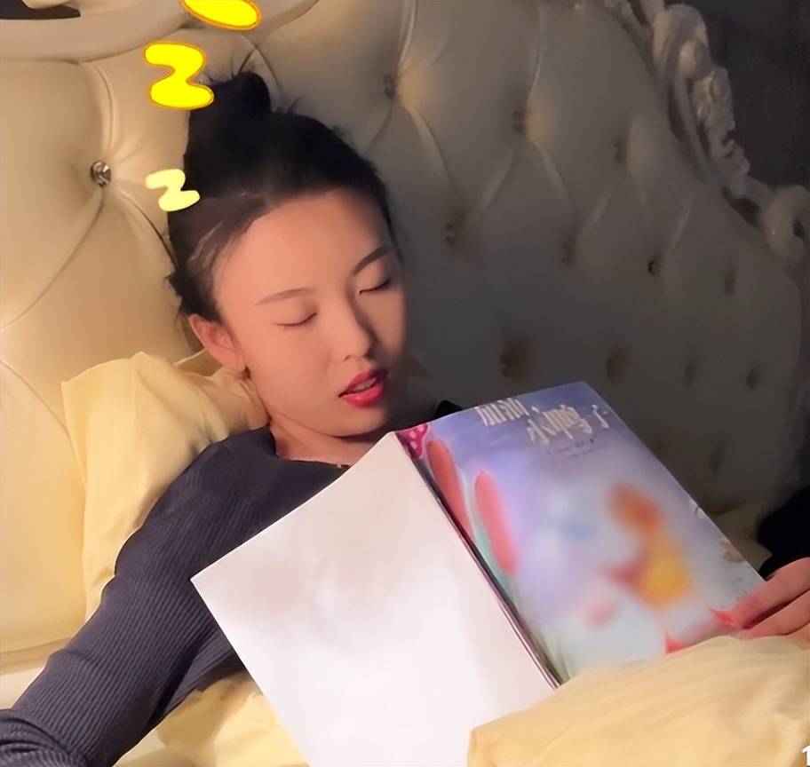 刘大悦：一个人演两个角色，诠释未来母女，全网吸粉百万