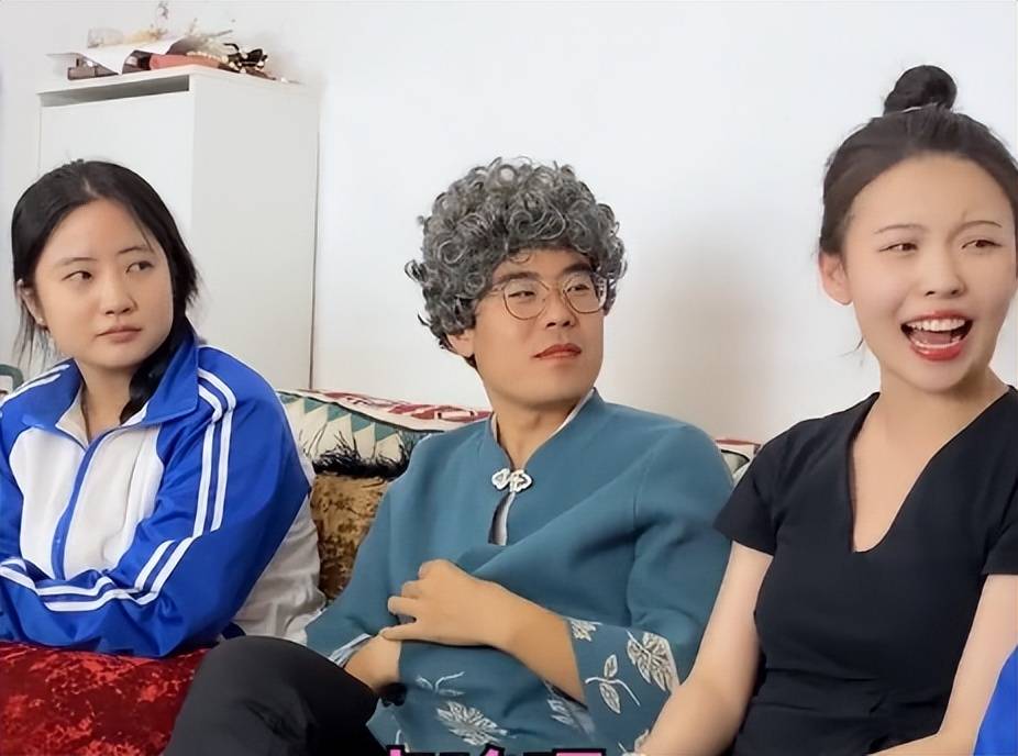 刘大悦：一个人演两个角色，诠释未来母女，全网吸粉百万