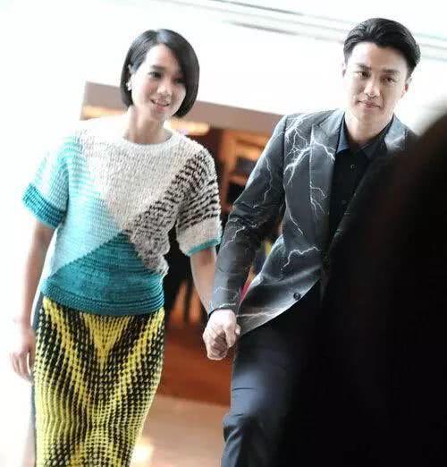 周一围朱丹结婚照