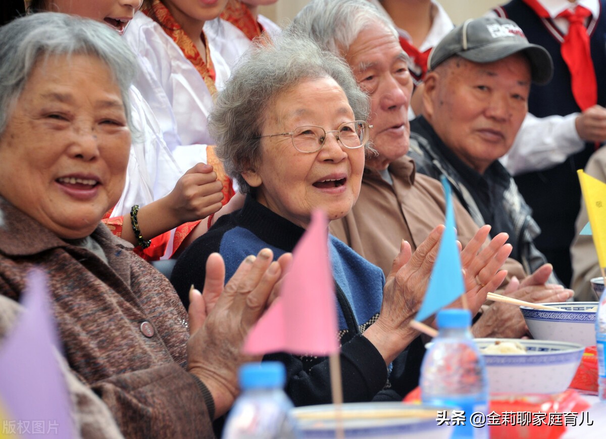 人生最大的教养就是善待父母 原本就应该善待我们的父母