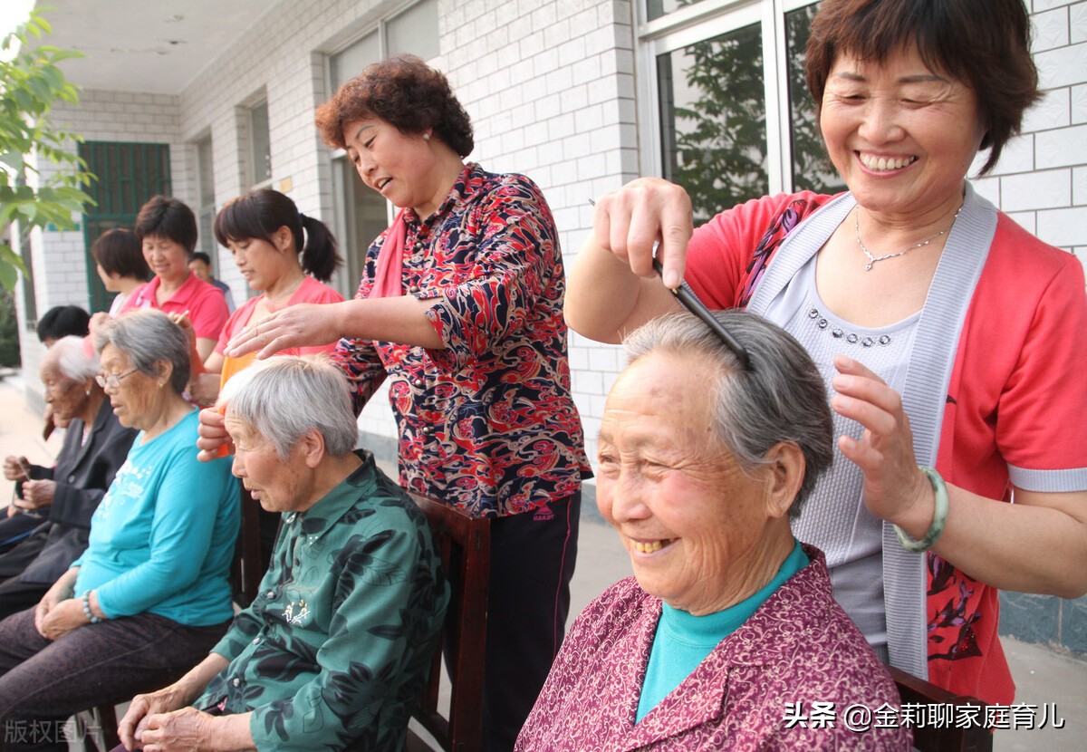 人生最大的教养就是善待父母 原本就应该善待我们的父母