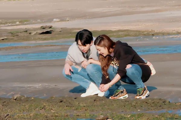 张轩睿个人资料简介 任家萱看不上年龄小十多岁的小弟弟