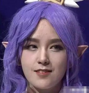 ​英雄联盟rita整容前的照片 是rita底子好，还是摄像头强大？