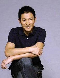 ​刘德华简介(刘德华简介简历身高)