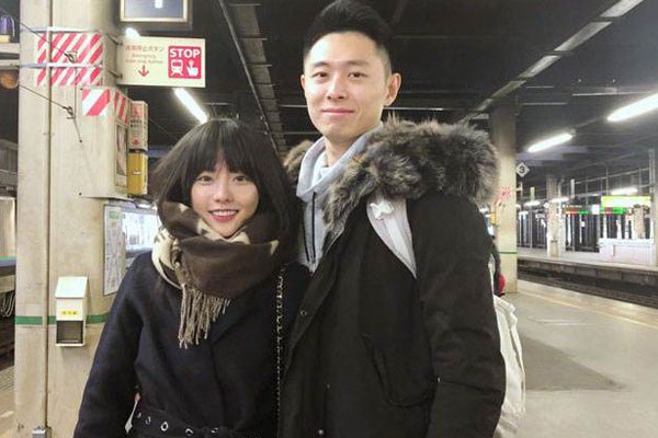 买超是谁个人资料 比张嘉倪大几岁