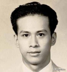 ​李嘉诚的传奇人生全集(李嘉诚的传奇人生全集)