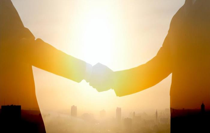 老公总是外面有人怎么办（老公在外地上班怎么办）