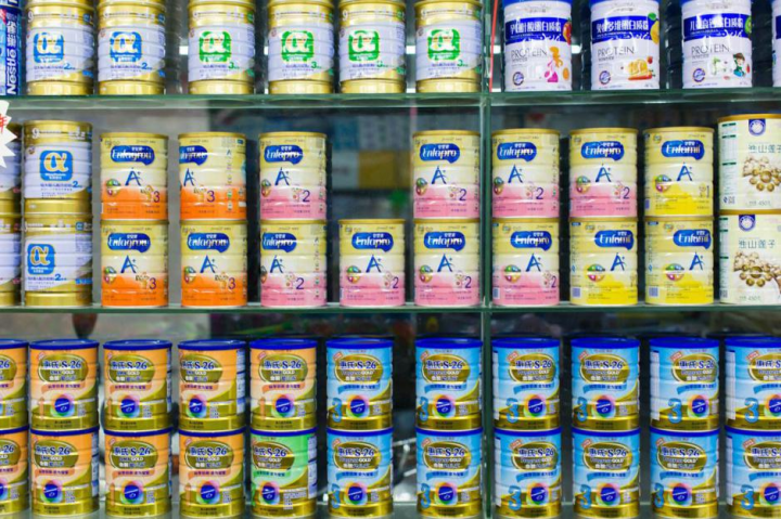 中国十大品牌奶粉排名（年度第一销量高达960万+）