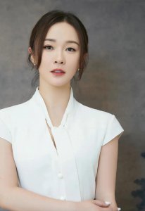 ​杜江个人资料(演员杜江，聚会上遇见一个老婆，结婚9年幸福美满)