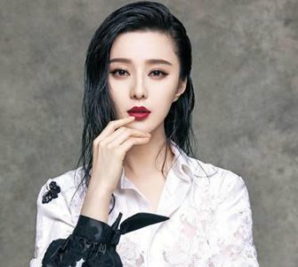 ​李小璐跟谁很像(邓家佳李小璐像吗)