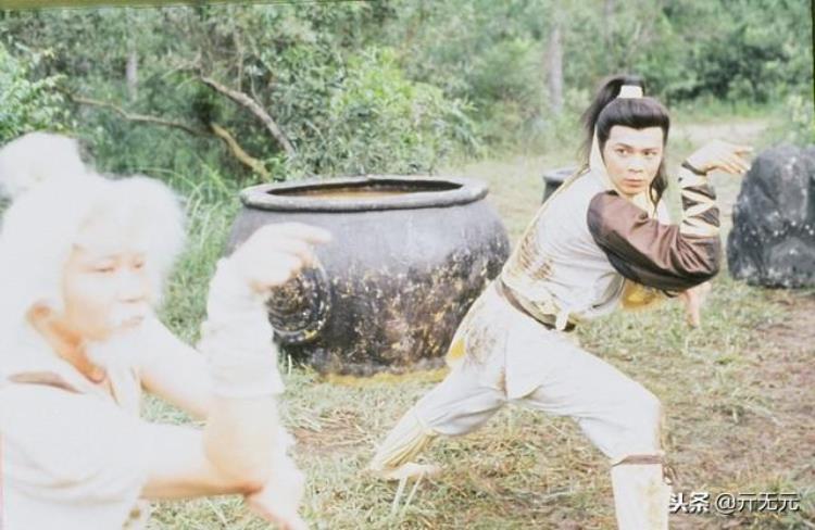 黄日华主演的电视剧《剑魔独孤求败》「重温经典剑魔独孤求败黄日华第1次离开TVB的最后一部剧集」