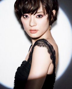 ​哪个明星的老婆最漂亮(大明星老婆)