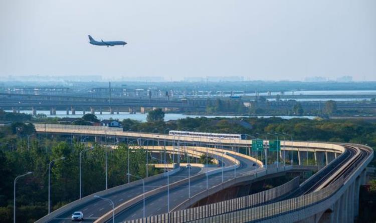 地铁城市轨道交通引领城市发展新格局