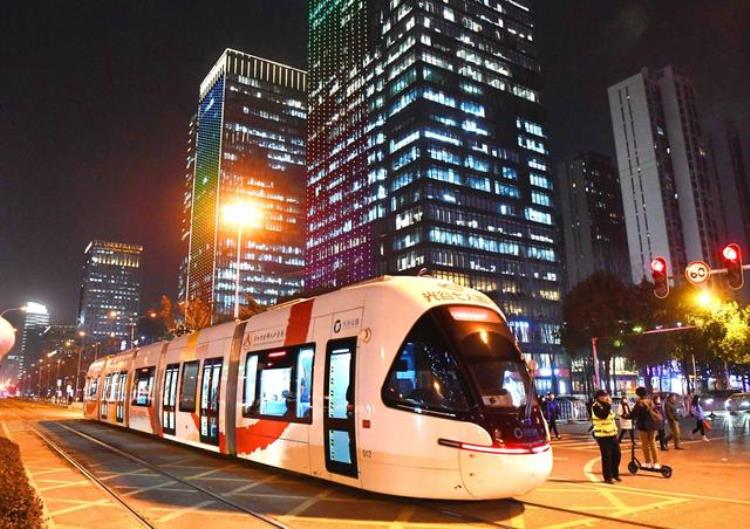 地铁城市轨道交通引领城市发展新格局