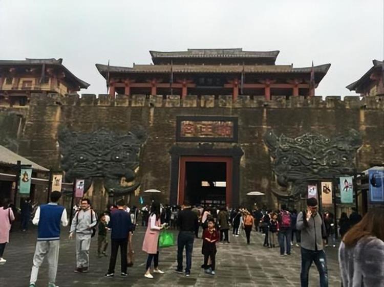 为什么明星拍戏都在横店「为什么明星拍戏都要去横店」